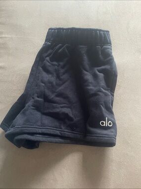 ALO Yoga shorts women’s